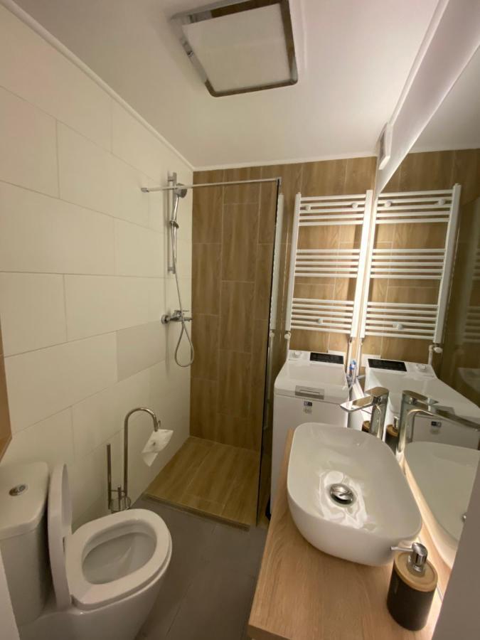 Cozy Apartment In The Business Area Of Bucharest Exterior photo
